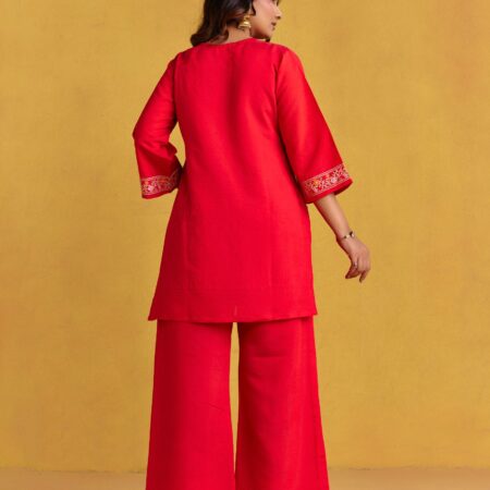 Bright red Kashmiri Embroidered Kurti Set - View 3 | PPAVAKEY Ethnic Wear