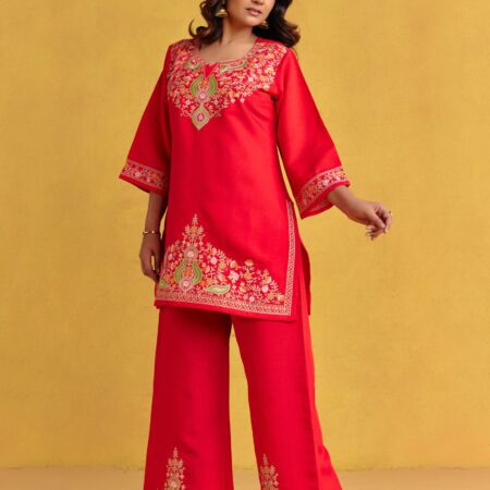 Bright red Kashmiri Embroidered Kurti Set - View 4 | PPAVAKEY Ethnic Wear