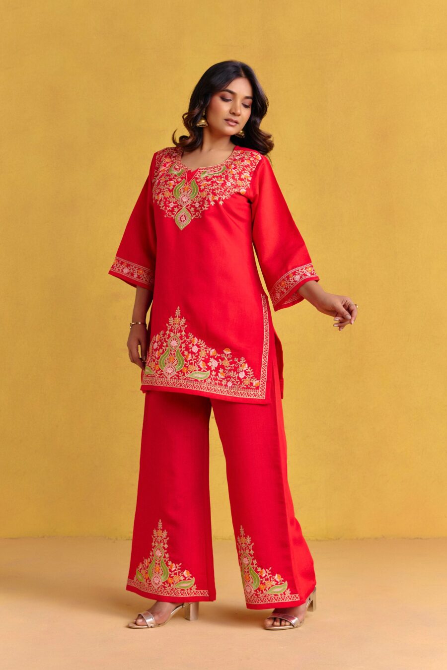Bright red Kashmiri Embroidered Kurti Set - View 4 | PPAVAKEY Ethnic Wear