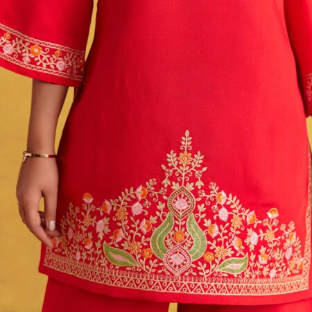 Bright red Kashmiri Embroidered Kurti Set - View 7 | PPAVAKEY Ethnic Wear