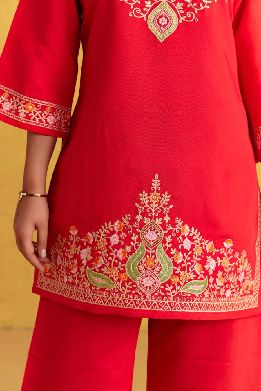 Bright red Kashmiri Embroidered Kurti Set - View 7 | PPAVAKEY Ethnic Wear