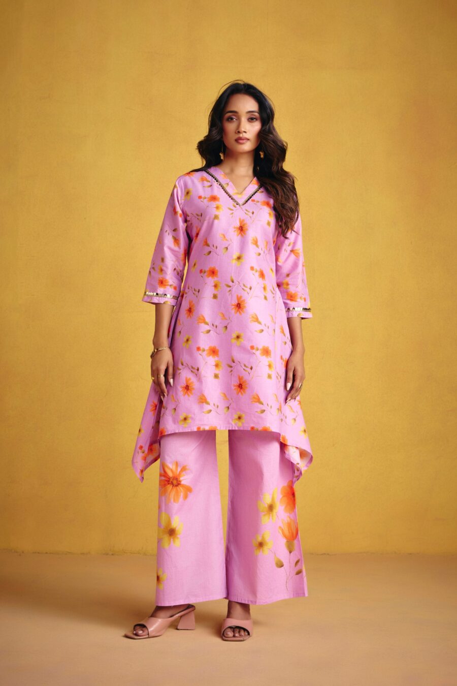 Lavender Floral Kurta Set - View 3 | PPAVAKEY Ethnic Wear