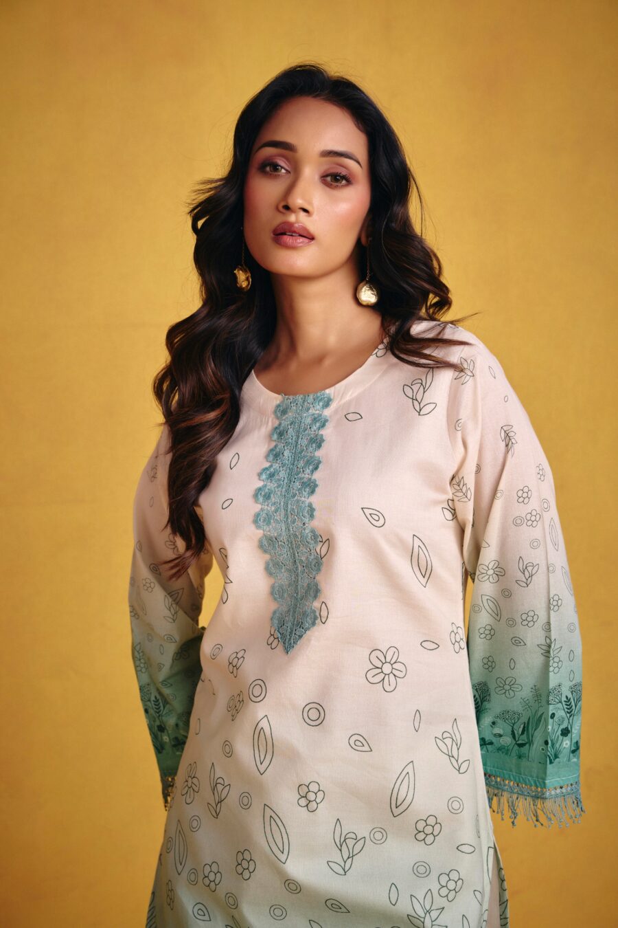 Ombre Sea Green Kurta Set - View 6 | PPAVAKEY Ethnic Wear