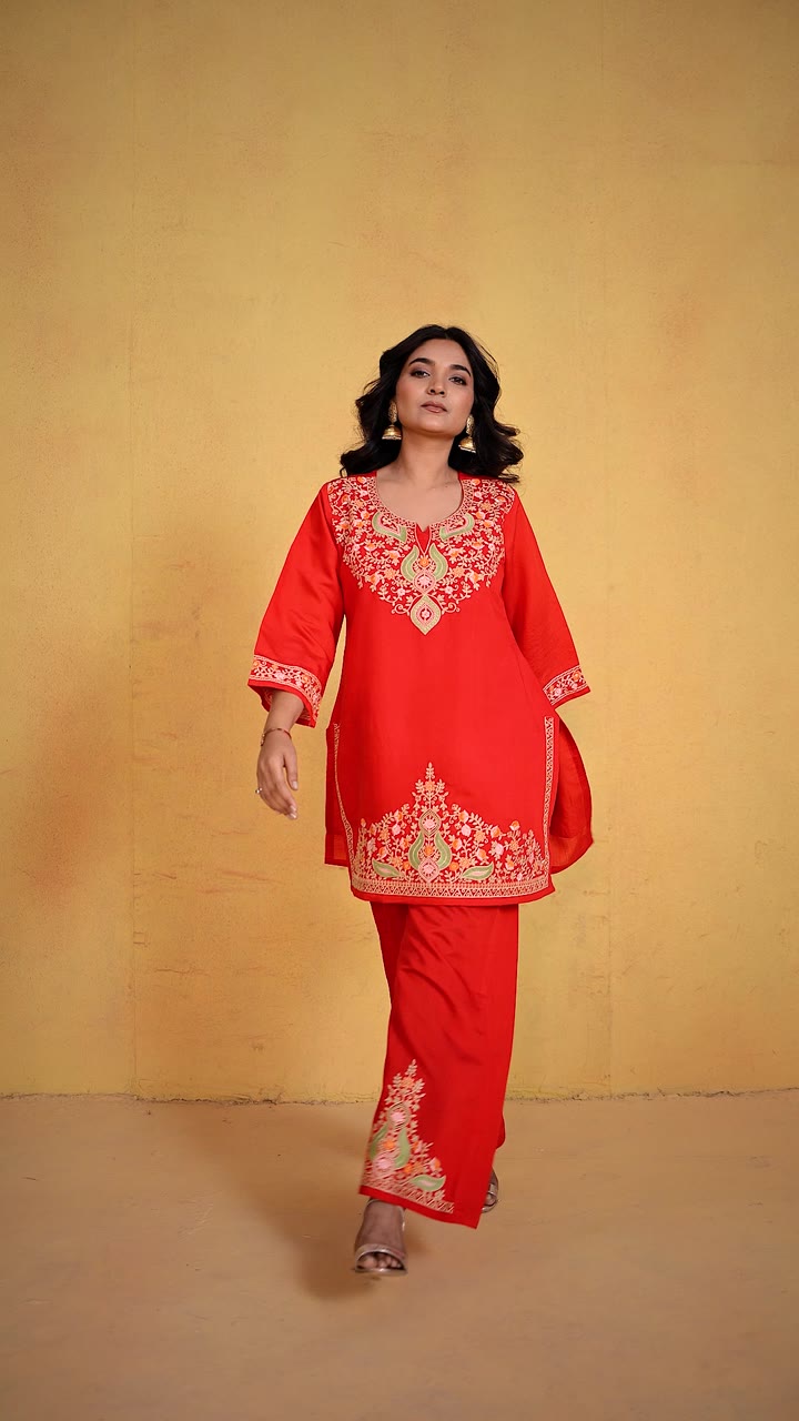 Bright red Kashmiri Embroidered Kurti Set — video